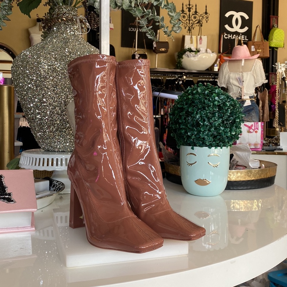🌺 Aldo Patent Leather Boot